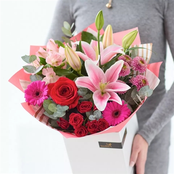 MIXED VALENTINE HAND TIED